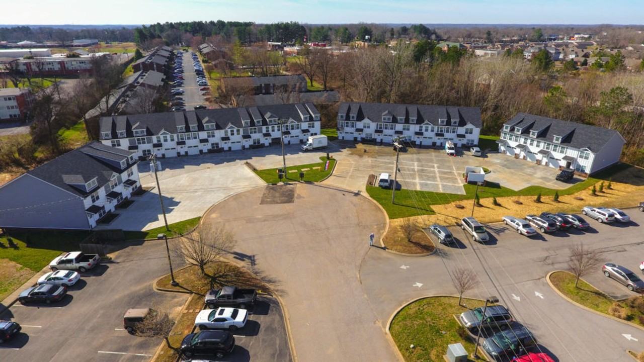 Landrum Place - Photo 4 of 50