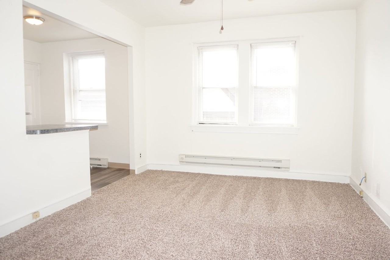 Montrose Apartments - Photo 4 of 21