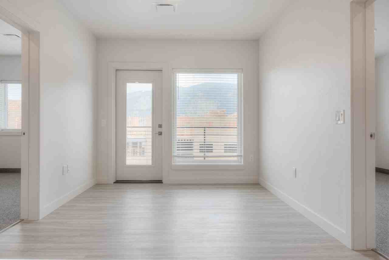 Hidden Hollow - Photo 3 of 27