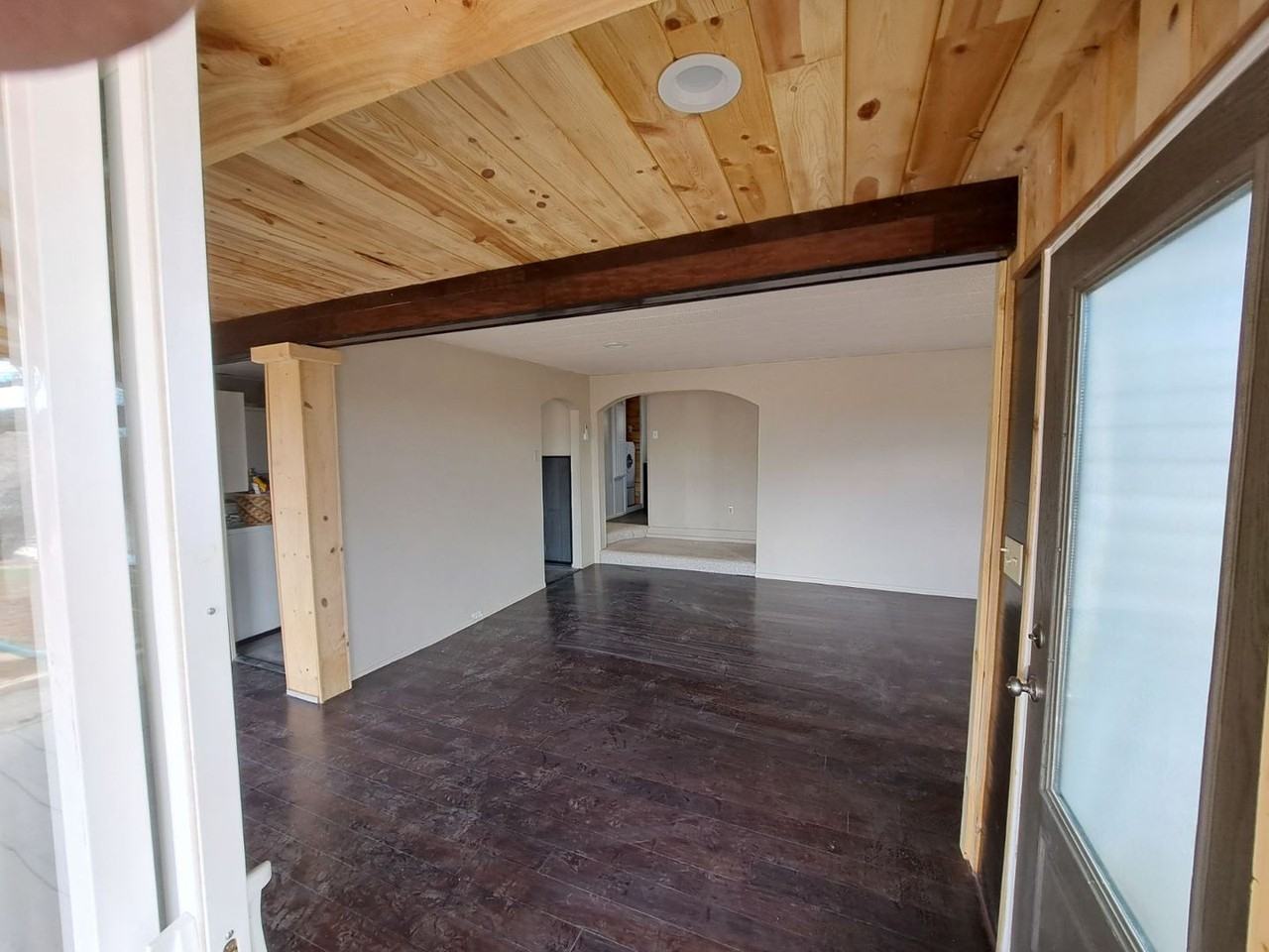 845 Main St - Photo 3 of 16