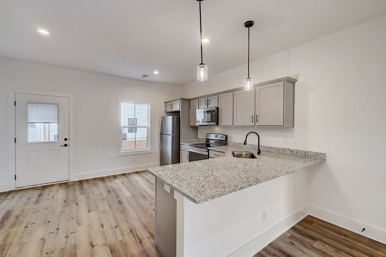 Garnet Village - Photo 7 of 36