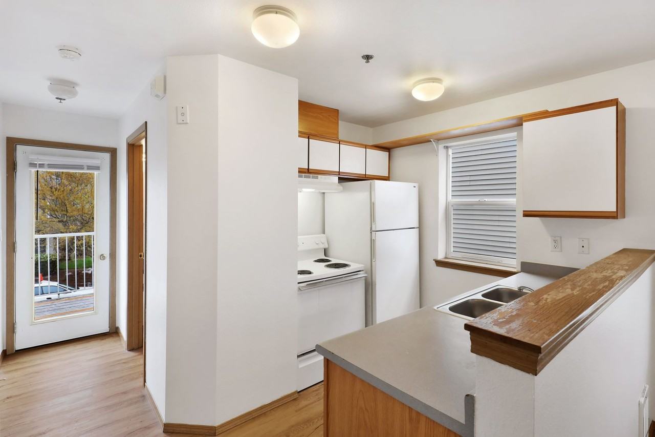 Cascade Place Apartments - Photo 6 of 50