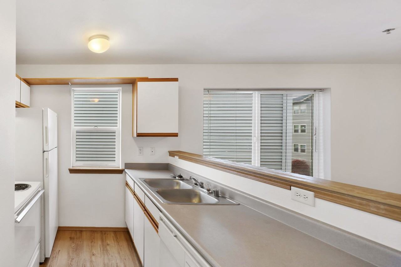 Cascade Place Apartments - Photo 7 of 50