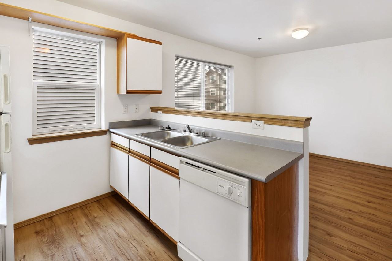 Cascade Place Apartments - Photo 4 of 50