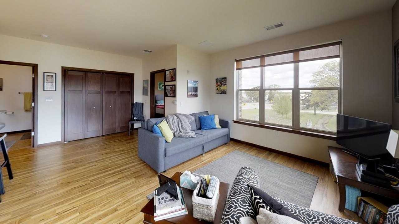 Humble Oaks - Photo 4 of 40