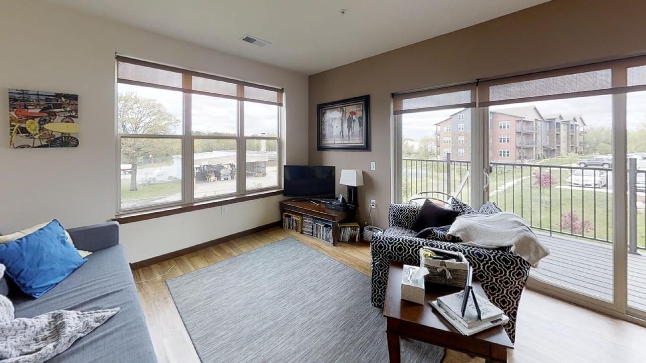 Humble Oaks - Photo 5 of 40