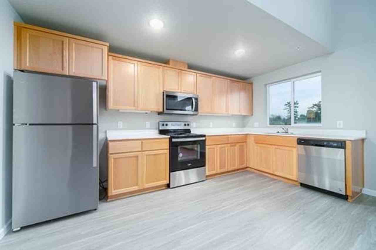 060-Sonic River Apartments - Photo 5 of 34