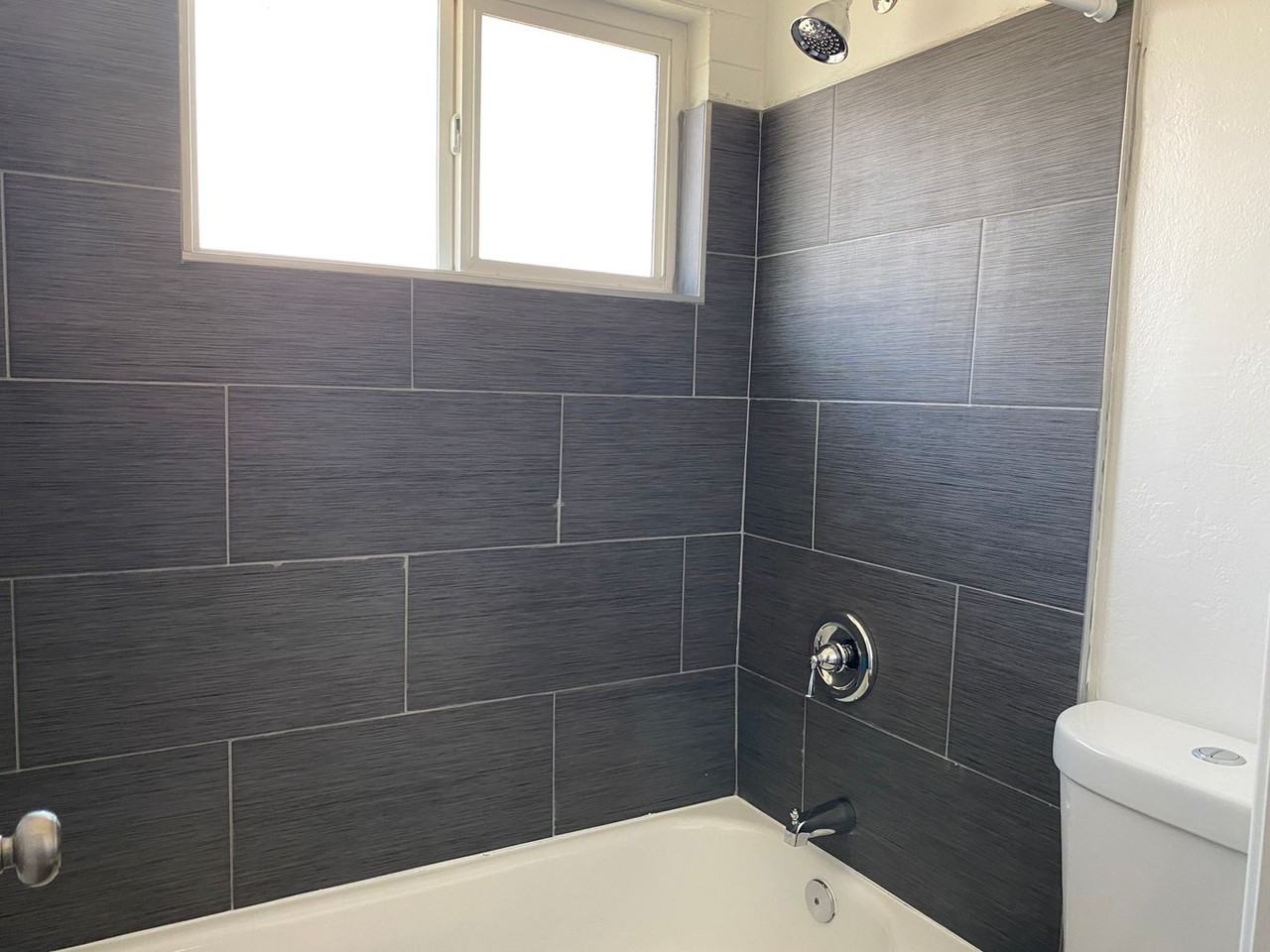 1/2 half first months rent! Modern, Single - Photo 4 of 10