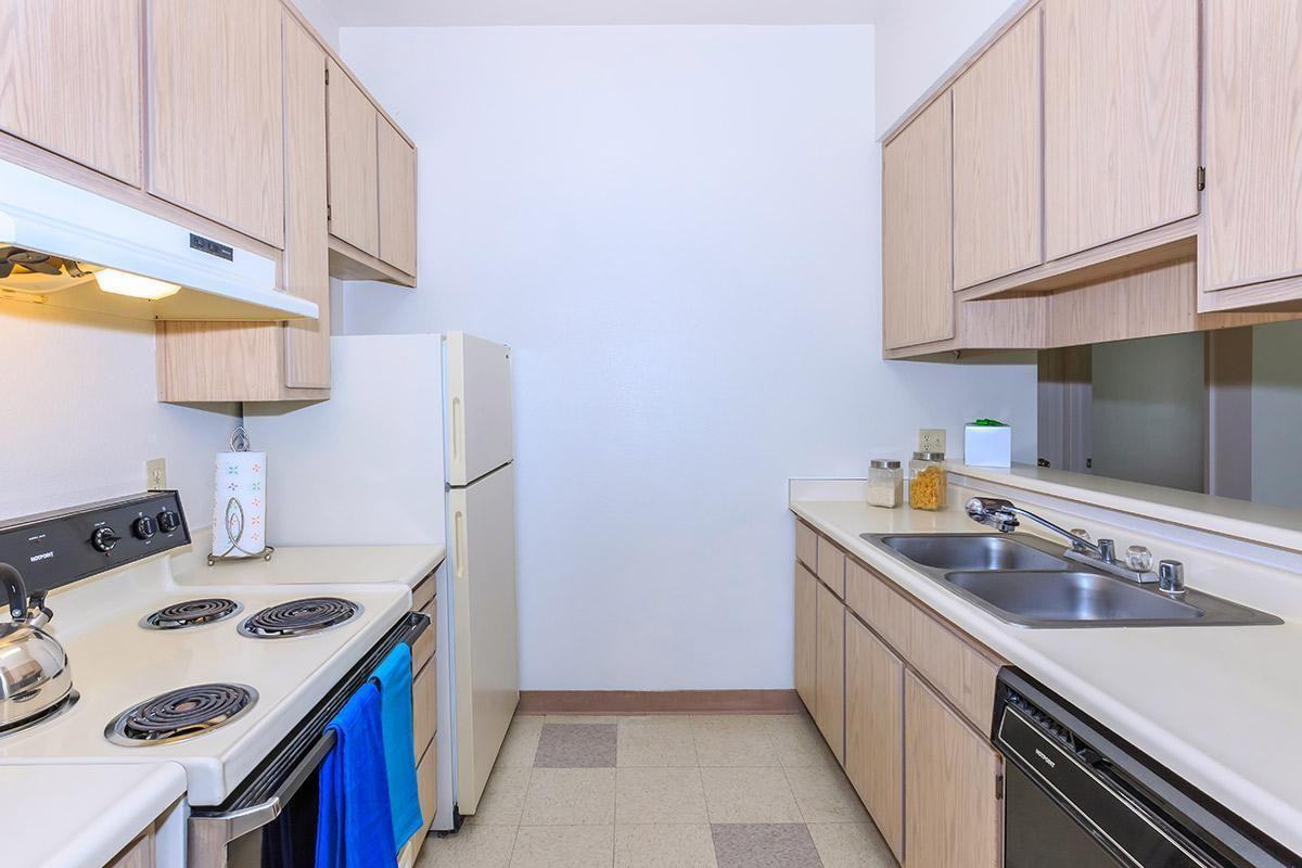 HYDE PARK - Photo 2 of 16