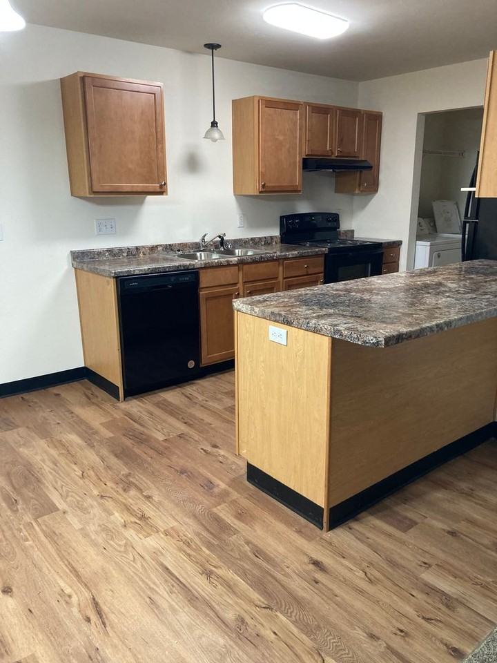 Wind Meadows - Photo 5 of 28