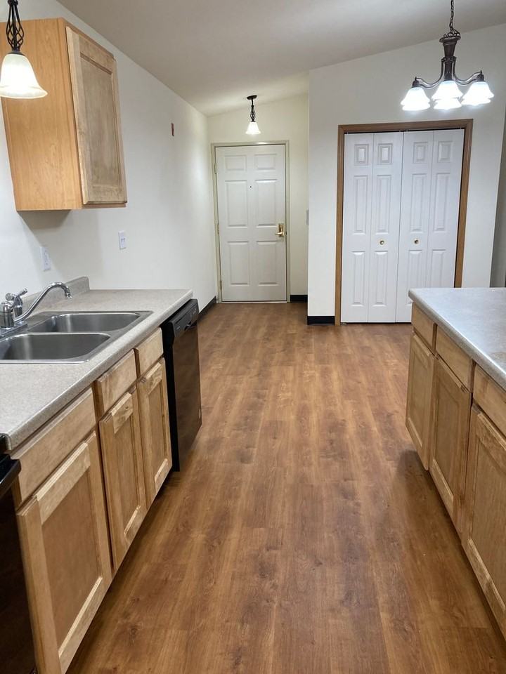 Wind Meadows - Photo 6 of 28