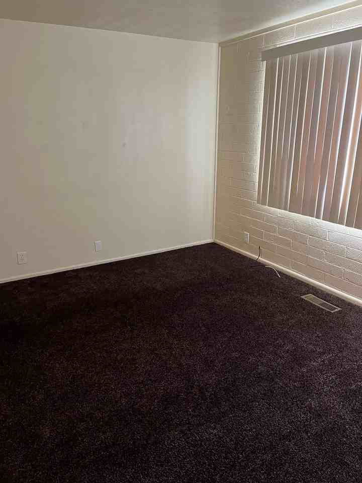 Eccles Avenue Apartments - Photo 3 of 9