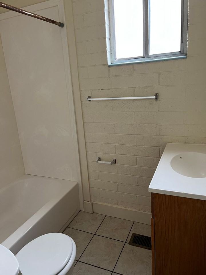 Eccles Avenue Apartments - Photo 6 of 9