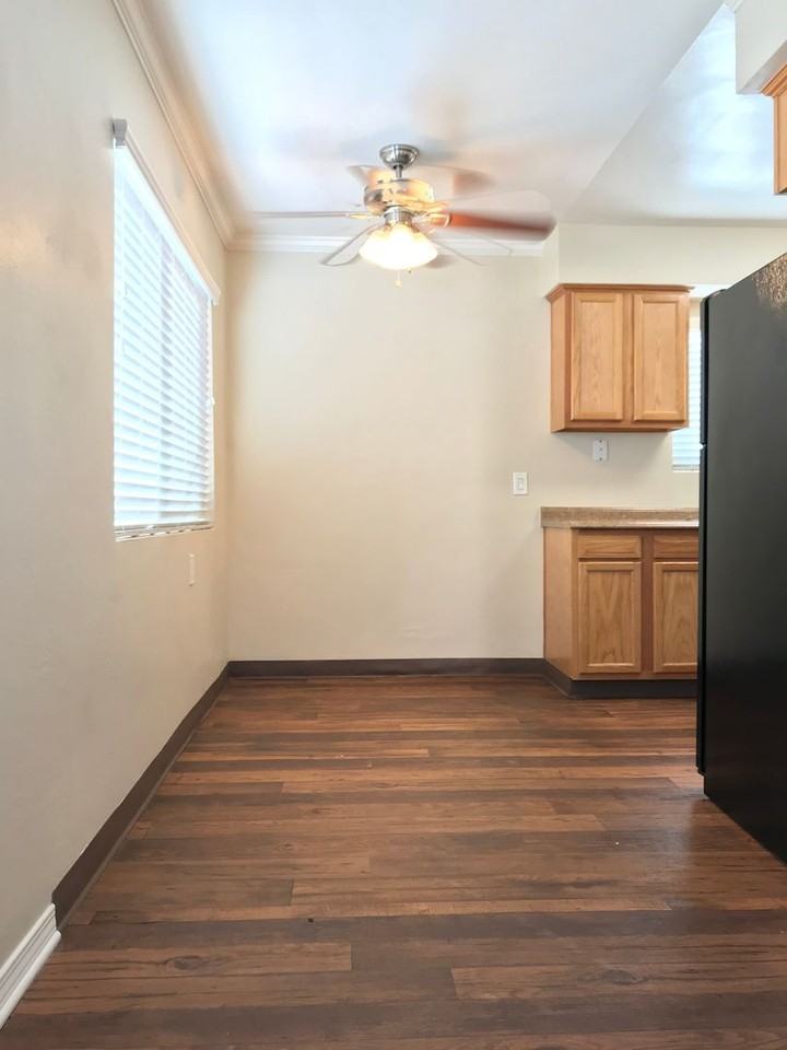 Bond - Photo 2 of 13