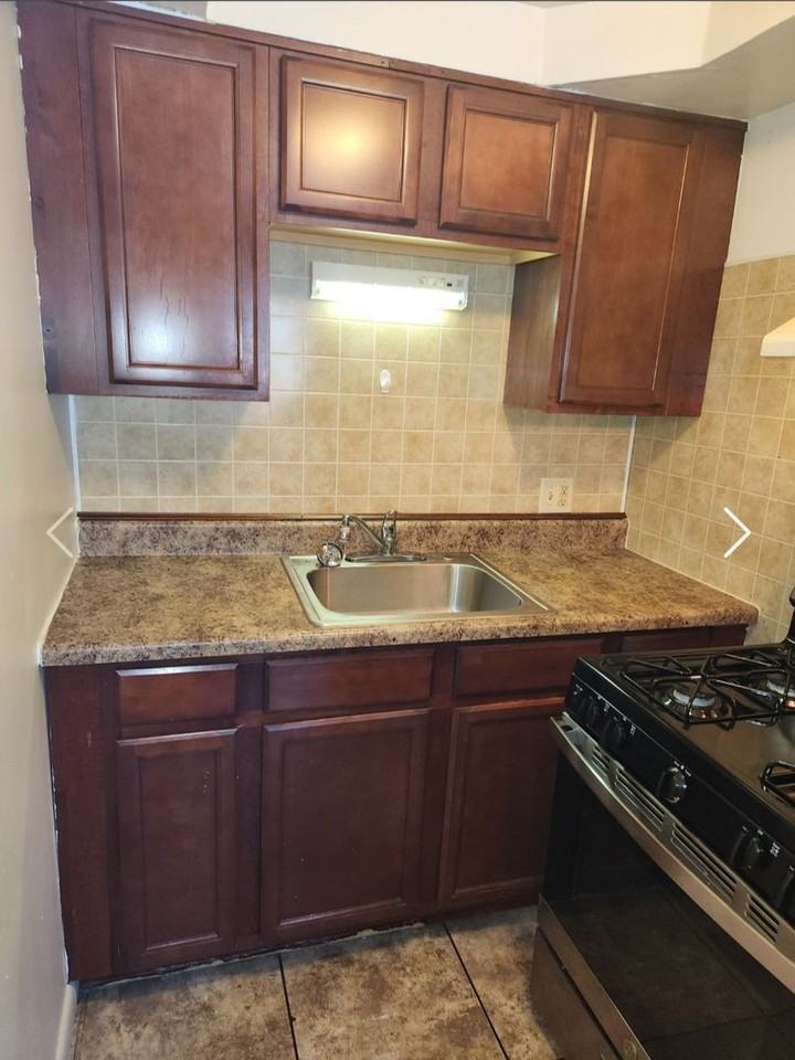 283 Park Street - Photo 2 of 9