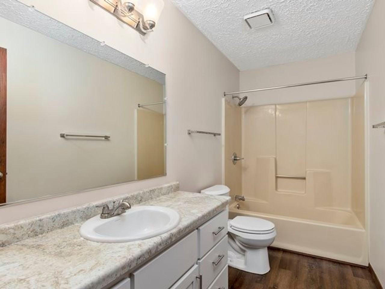 The Nicolet Townhomes Apartments 1410 S Nicolet Rd, Grand Chute, WI