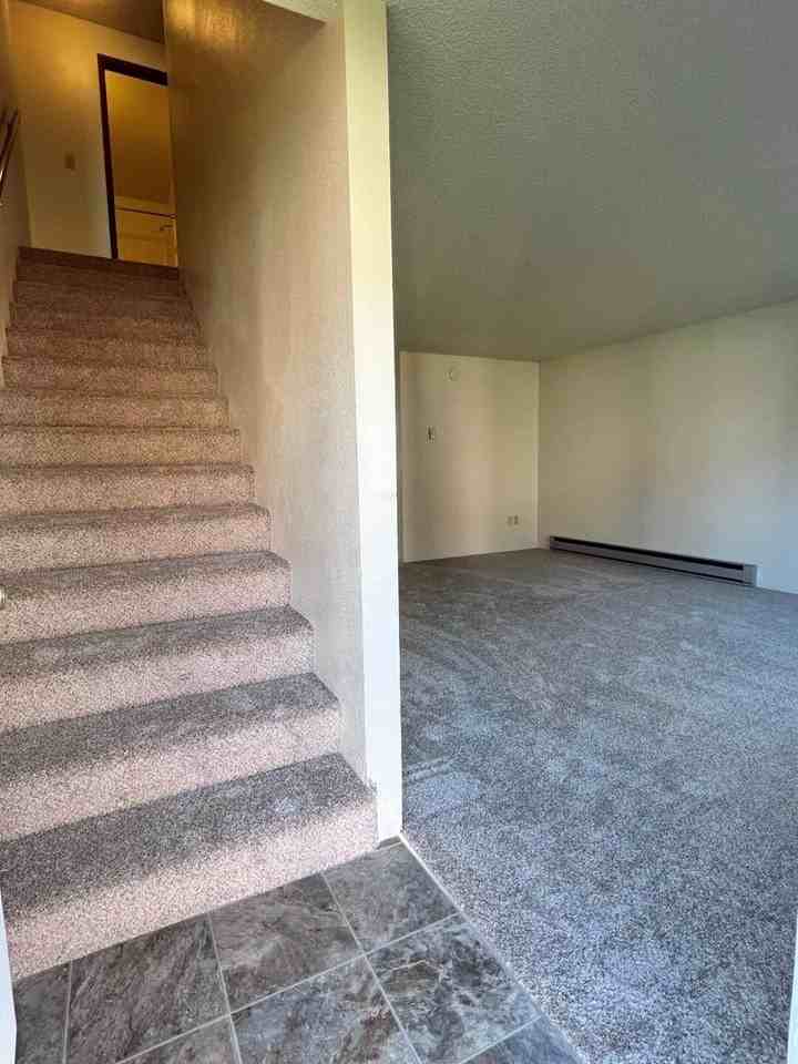 Lincoln Townhouses - Photo 6 of 22