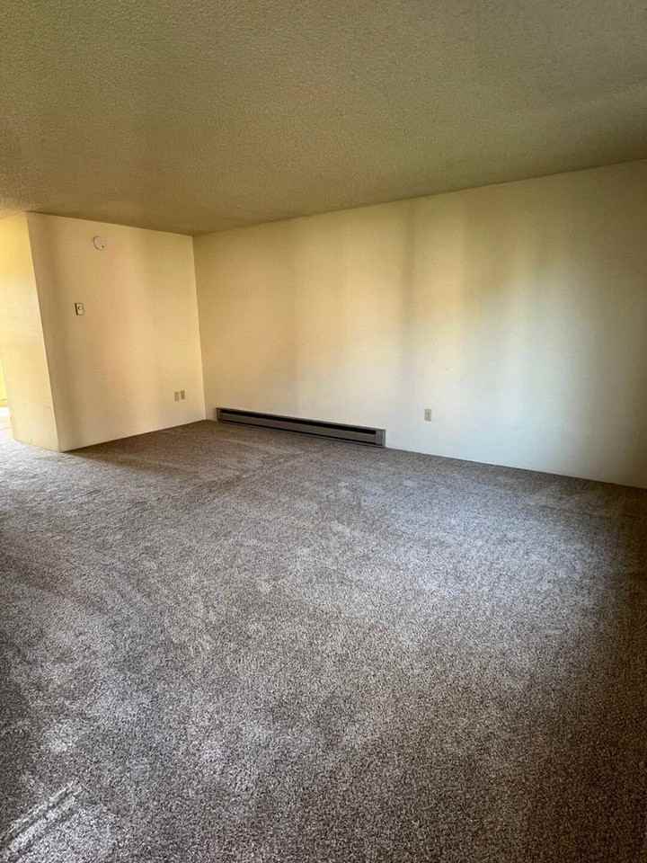 Lincoln Townhouses - Photo 7 of 22