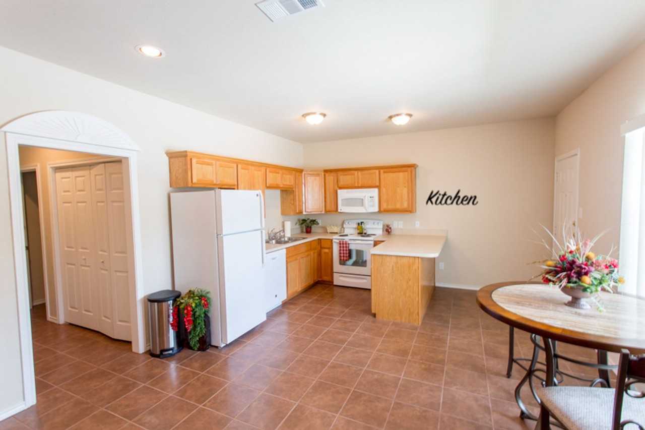 2400 Bryan St - Photo 3 of 16