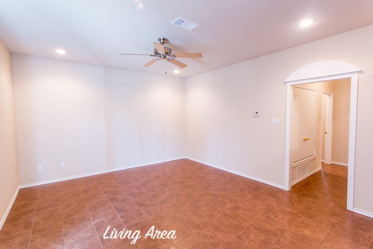 2400 Bryan St - Photo 4 of 16