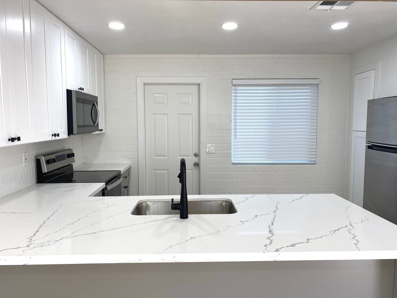 The Grayson2 - Photo 2 of 13