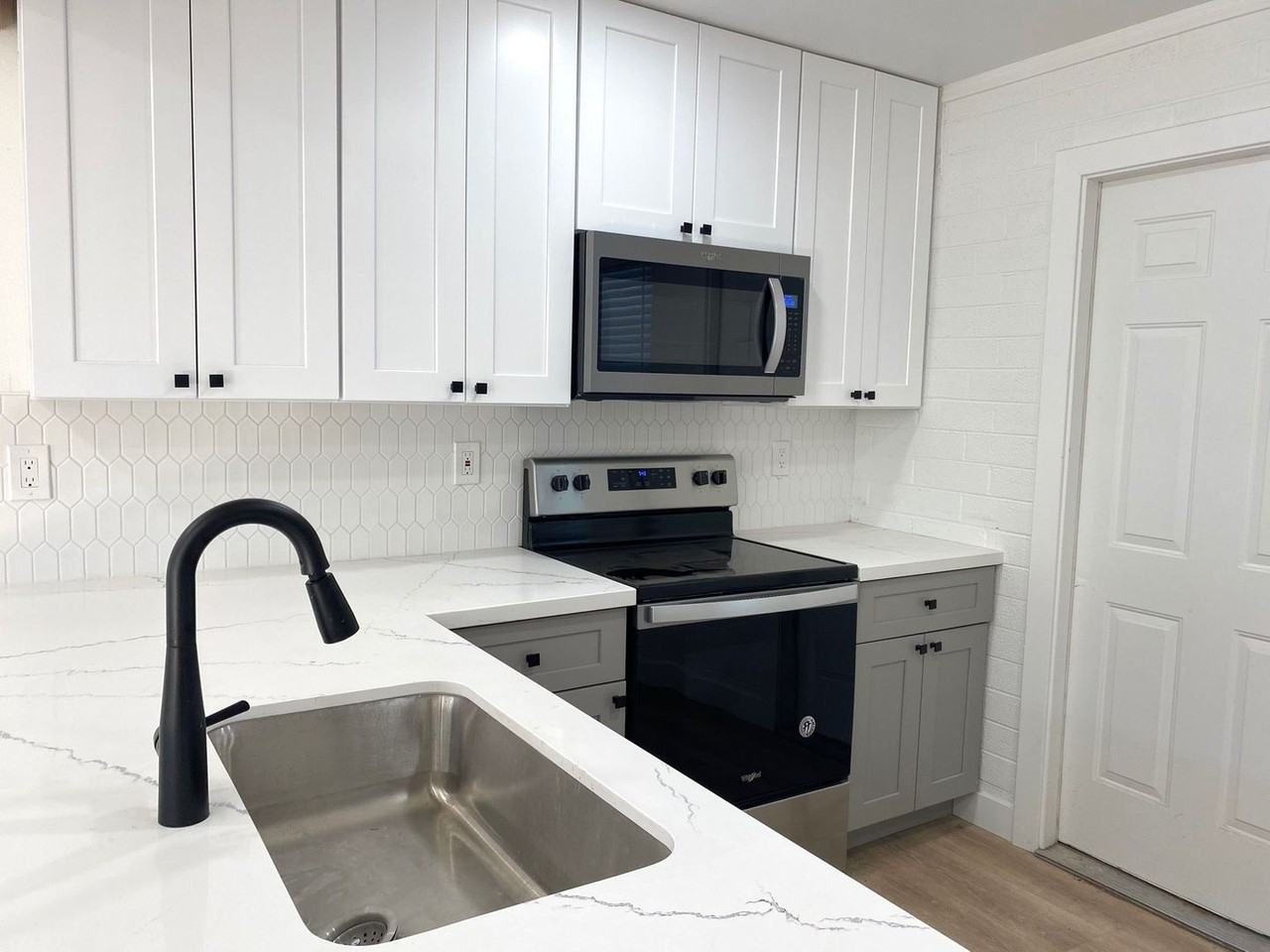 The Grayson2 - Photo 3 of 13