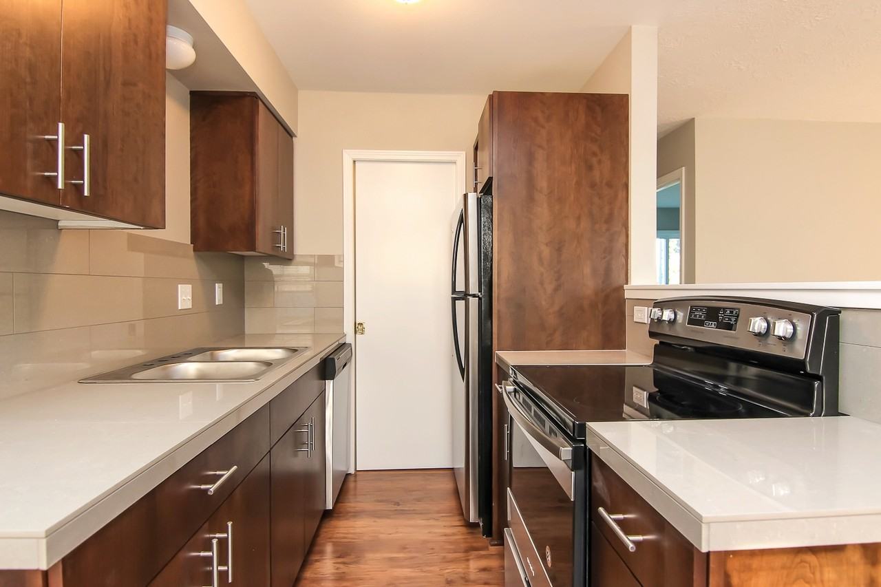 2821 SE 50th Ave. - Photo 2 of 7