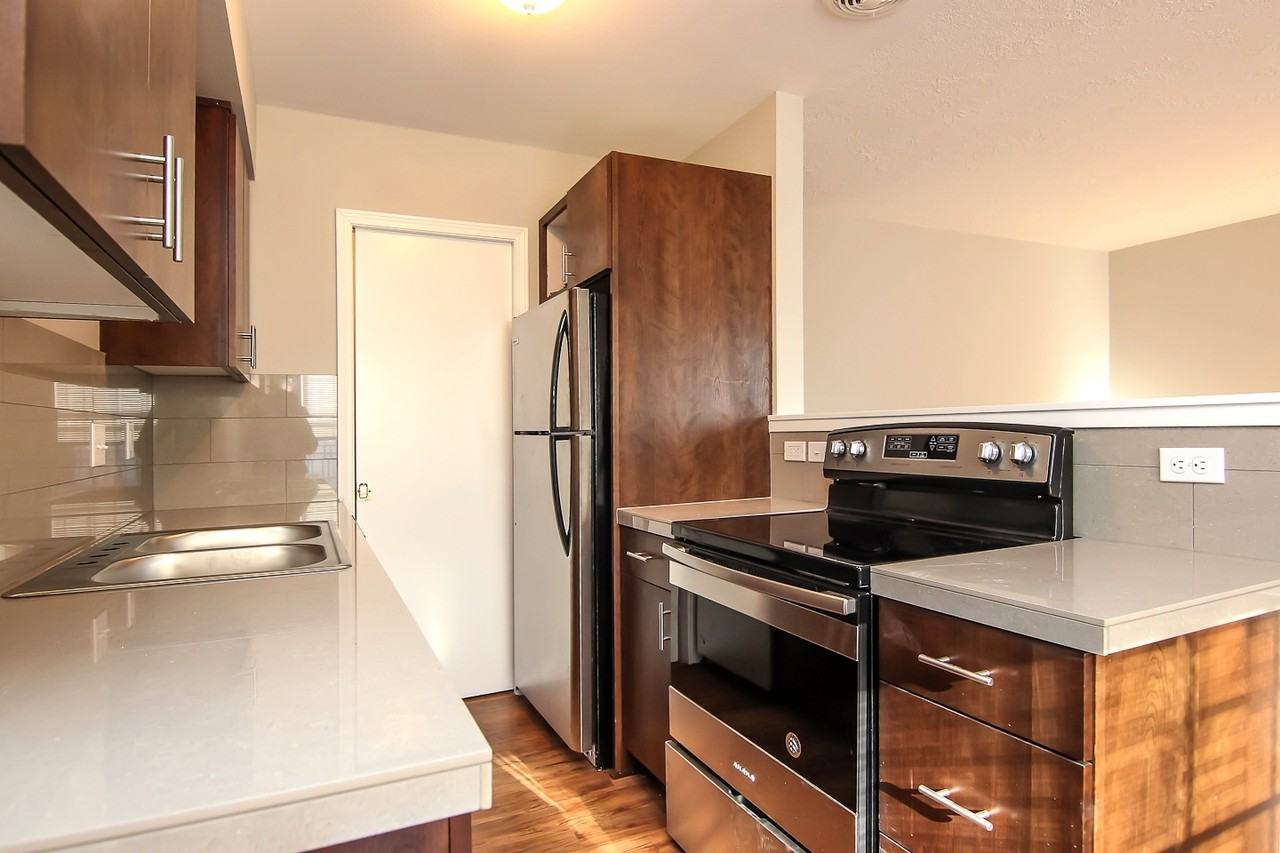 2821 SE 50th Ave. - Photo 4 of 7