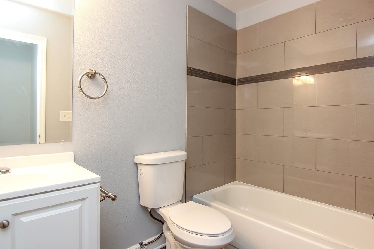 2821 SE 50th Ave. - Photo 5 of 7