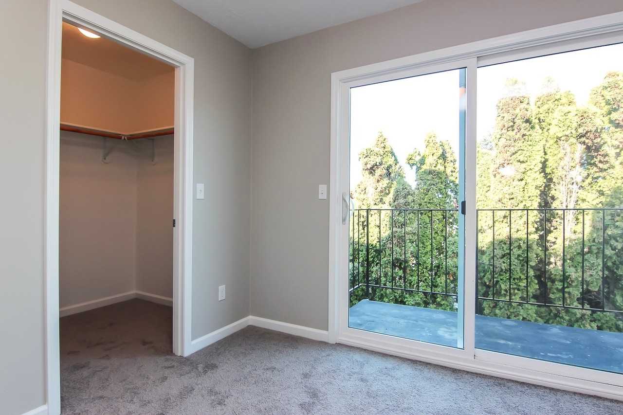 2821 SE 50th Ave. - Photo 6 of 7