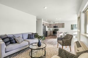 featured image of 930 W Felicity Ln