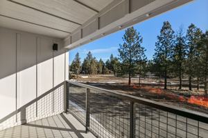 featured image of 930 W Felicity Ln