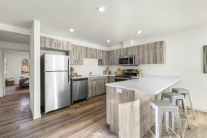 featured image of 930 W Felicity Ln