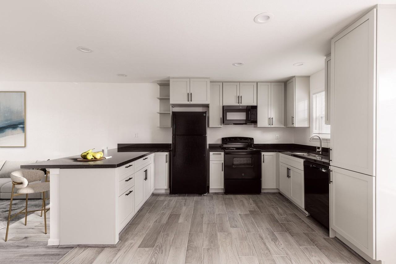 Gia at Memorial - Photo 3 of 34