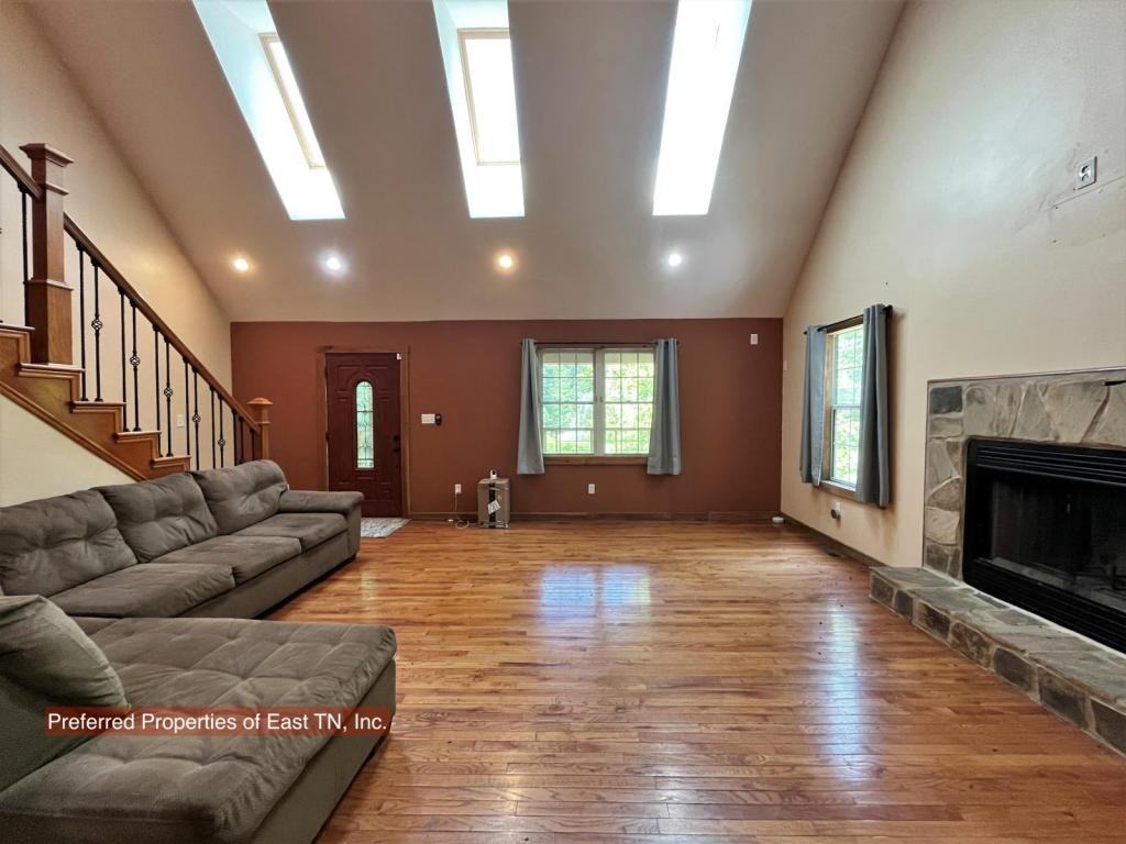 709 Brown Mountain Rd - Photo 3 of 39