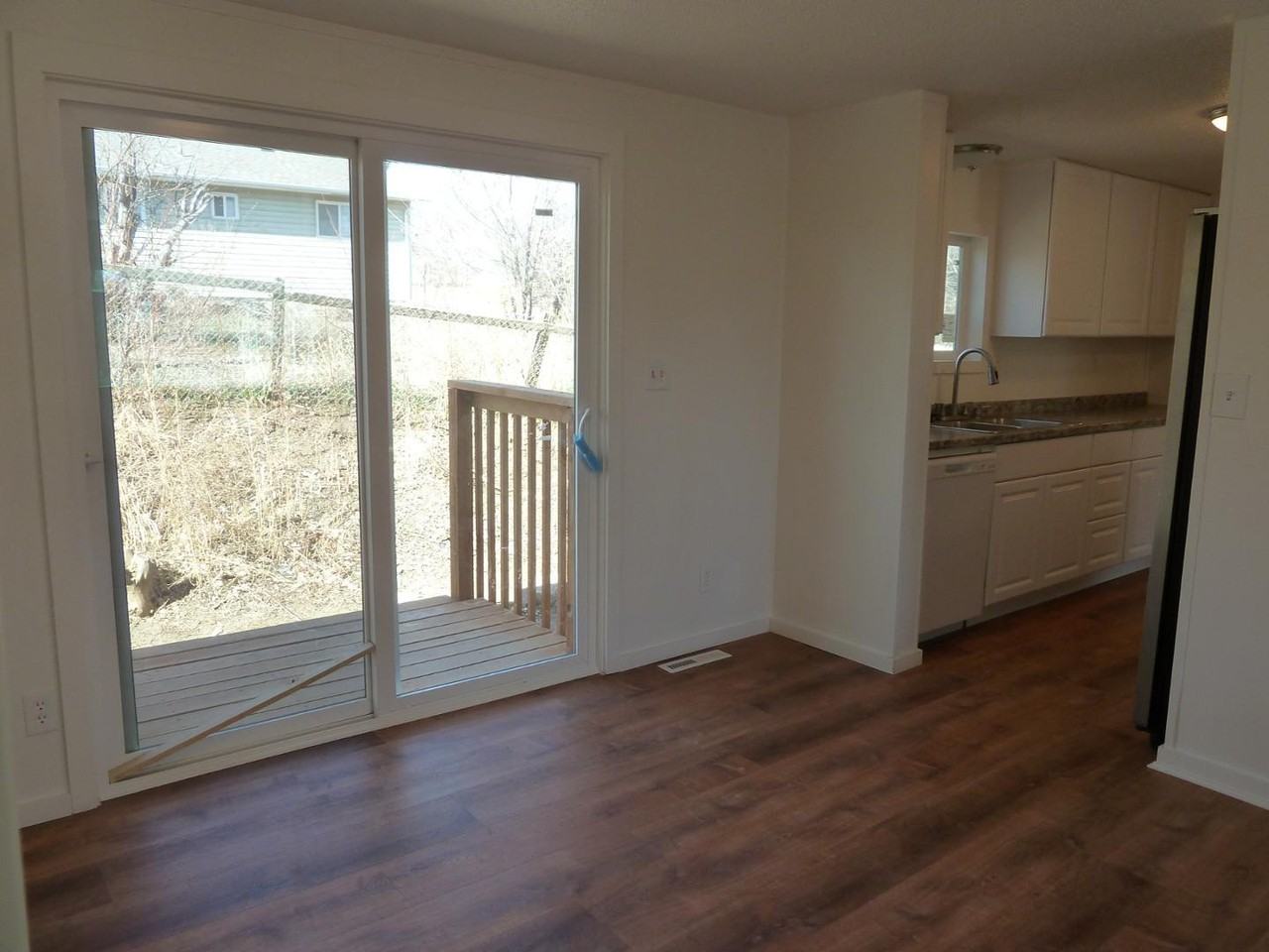 1302 Corning Pl - Photo 3 of 32