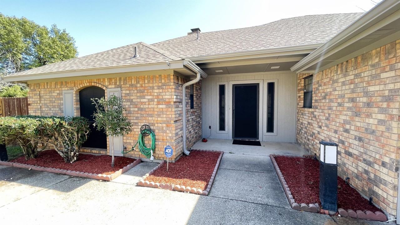 6119 Kingswood Dr - Photo 2 of 35