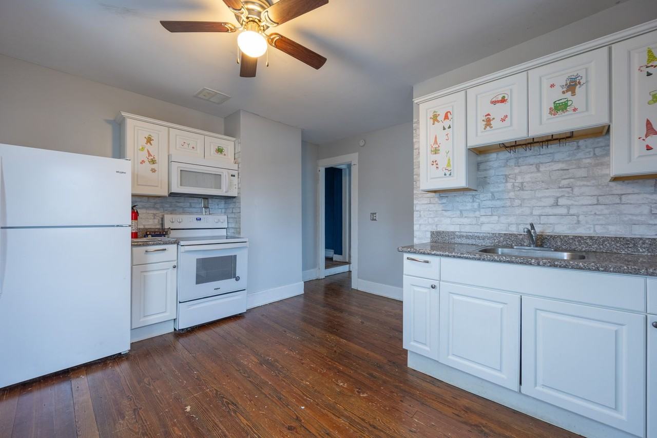 182 Clinton Ave - Photo 3 of 13