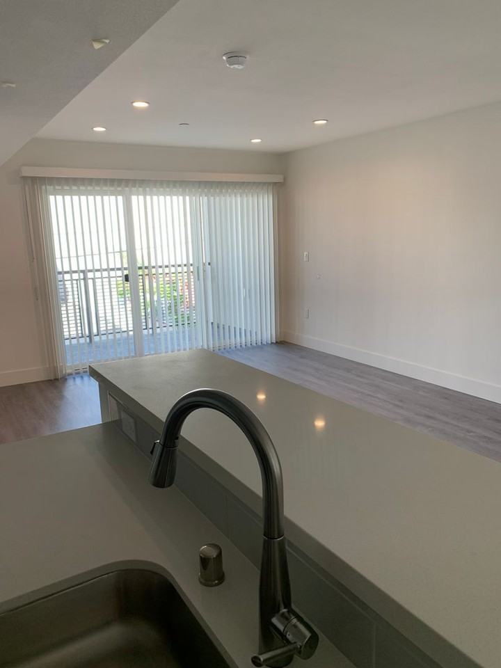 3945 Ingraham - Photo 3 of 43