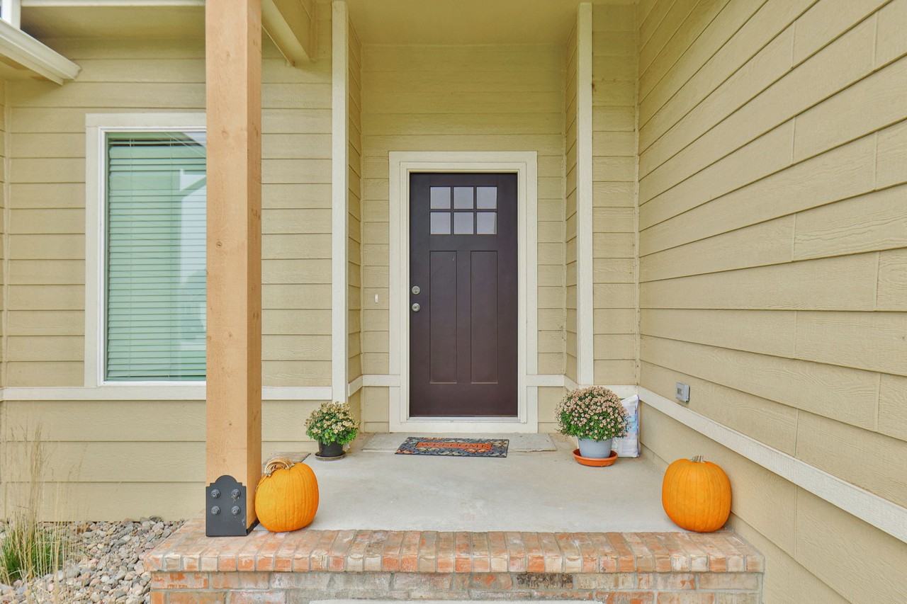 4605 S Doris Ct - Photo 3 of 44