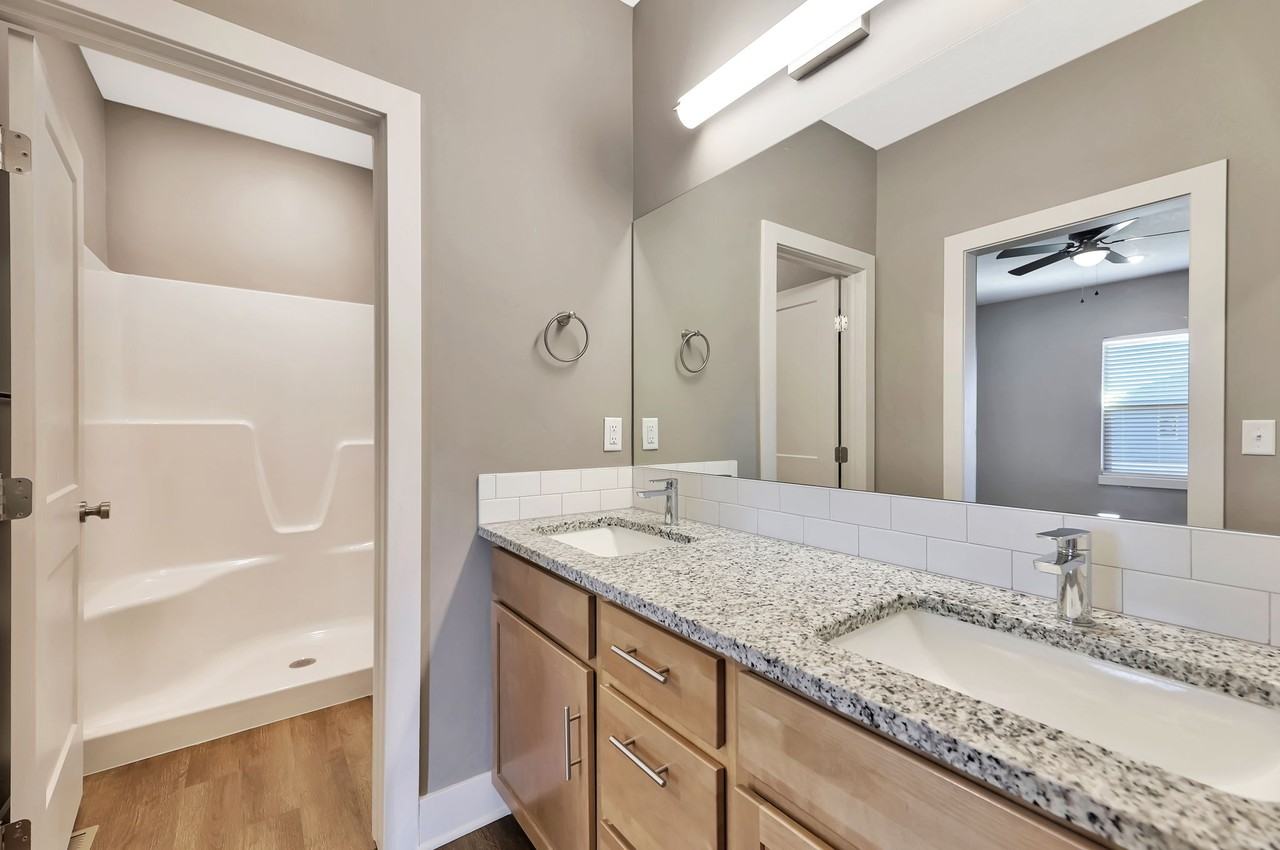 4605 S Doris Ct - Photo 2 of 44