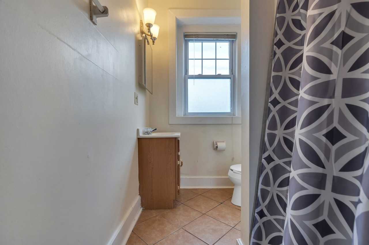 17 Howe Street - Photo 7 of 20