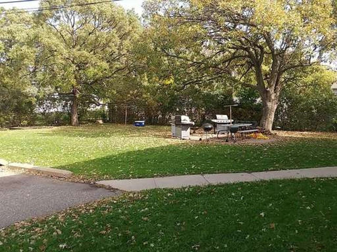 1121-1129 79th Avenue NE - Photo 4 of 13