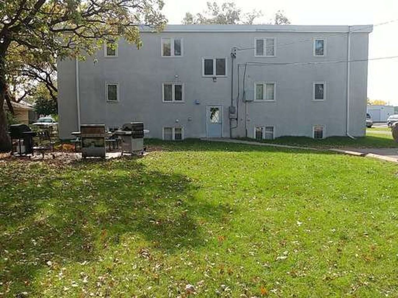 1121-1129 79th Avenue NE - Photo 5 of 13