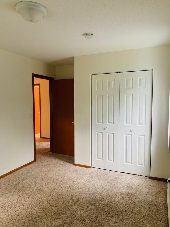 1121-1129 79th Avenue NE - Photo 6 of 13