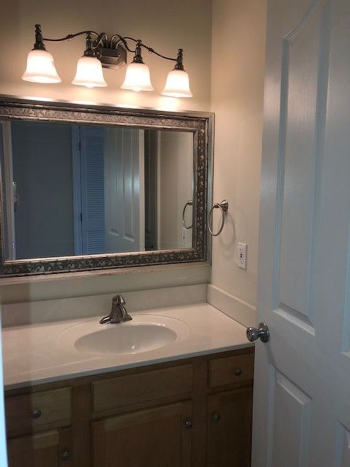 Point-of-View Apartments - Photo 5 of 10