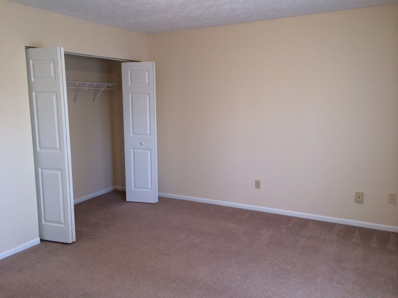 Ridgecrest Apts - Photo 4 of 5
