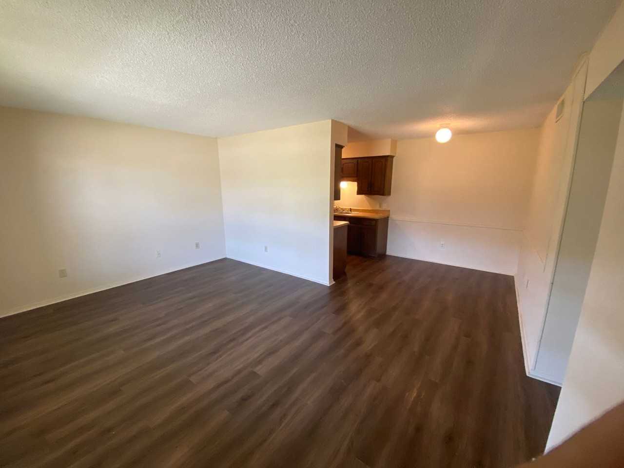Greenwood Apartments - Photo 2 of 6