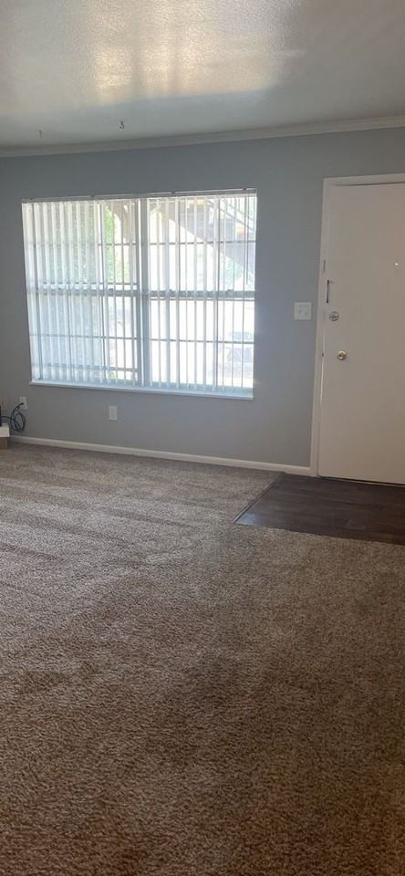 Stratford West Apartments - Photo 4 of 6