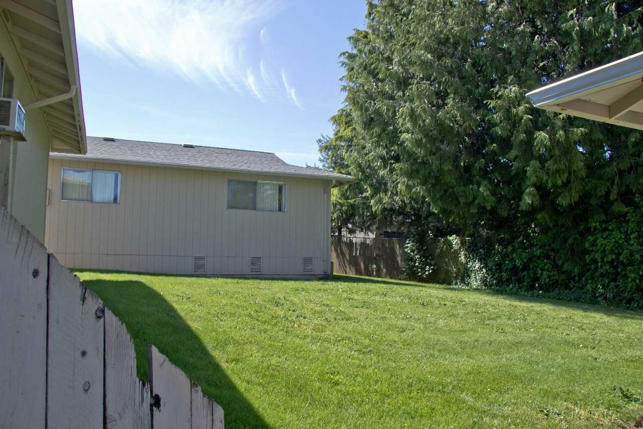 Stoneridge Duplexs - Photo 2 of 4